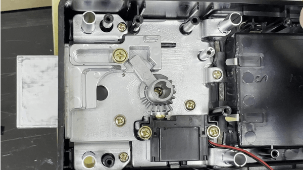 機械式電子鎖 VS 驅動馬達式4 機械式電子鎖 VS 驅動馬達式4